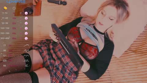 Snapshot of eva_gloss chatting on 12-10-24, 02:59 Eva online show from 12-10-24, 02:59