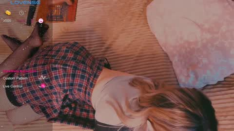 Snapshot of eva_gloss chatting on 12-10-24, 06:01 Eva online show from 12-10-24, 06:01