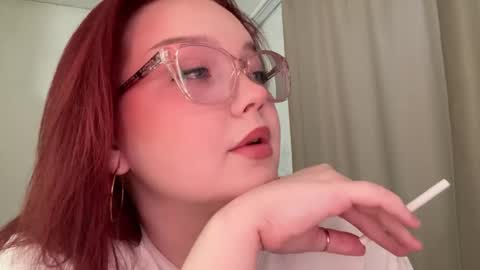 Snapshot of eva_kittenn chatting on 06-06-26, 04:33 eva_kittenn online show from 06-06-26, 04:33
