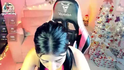 Snapshot of eva_lee18 chatting on 12-15-25, 08:35 Eva online show from 12-15-25, 08:35