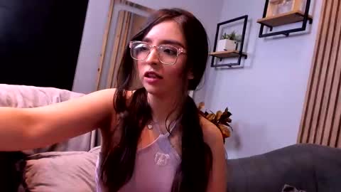 Angelinne online show from 10-29-25, 03:53