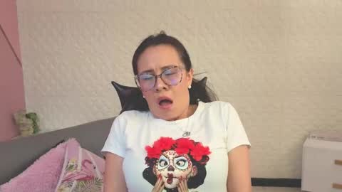 Snapshot of eva_mermaid chatting on 06-04-26, 03:18 Eva online show from 06-04-26, 03:18
