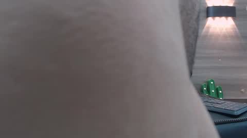 Snapshot of eva_monwalker chatting on 01-08-25, 07:34 Eva cute online show from 01-08-25, 07:34