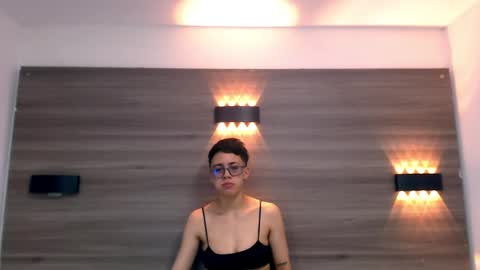 Snapshot of eva_monwalker chatting on 02-04-25, 07:22 Eva cute online show from 02-04-25, 07:22
