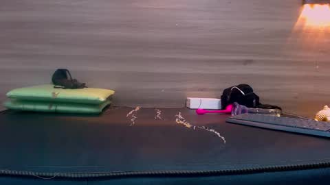 Snapshot of eva_monwalker chatting on 02-16-25, 01:14 Eva cute online show from 02-16-25, 01:14