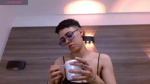 Snapshot of eva_monwalker chatting on 03-08-25, 07:31 Eva cute online show from 03-08-25, 07:31