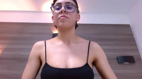 Snapshot of eva_monwalker chatting on 03-10-25, 07:29 Eva cute online show from 03-10-25, 07:29