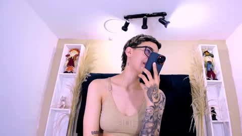 Snapshot of eva_monwalker chatting on 02-11-26, 05:51 Eva cute online show from 02-11-26, 05:51