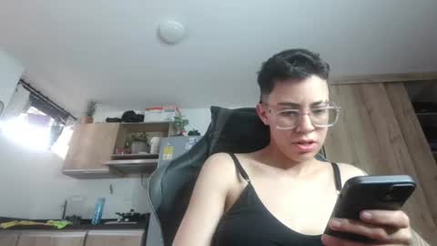 Snapshot of eva_monwalker chatting on 06-12-26, 12:59 Eva cute online show from 06-12-26, 12:59