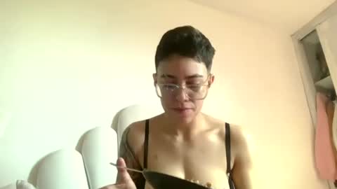 Snapshot of eva_monwalker chatting on 07-10-26, 01:47 Eva cute online show from 07-10-26, 01:47