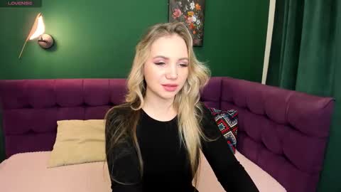 Snapshot of eva_moran chatting on 11-07-25, 02:00 Eva 3 online show from 11-07-25, 02:00