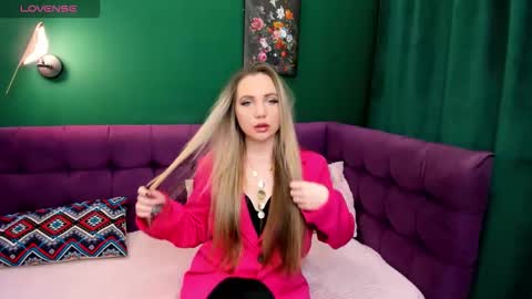 Snapshot of eva_moran chatting on 11-26-25, 01:39 Eva 3 online show from 11-26-25, 01:39