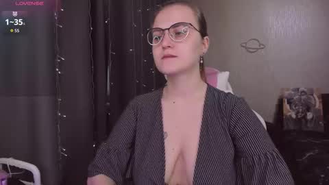 Eva online show from 11-27-25, 10:39