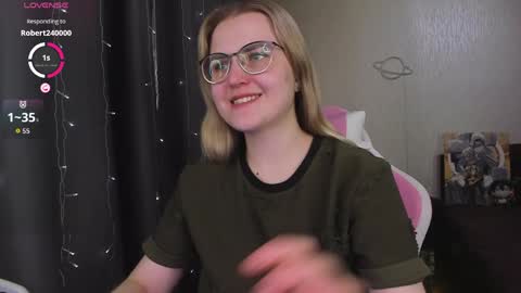 Eva online show from 04-05-26, 01:19