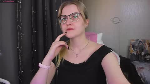 Eva online show from 04-21-26, 03:07