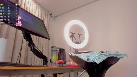 Eva online show from 01-25-25, 04:57