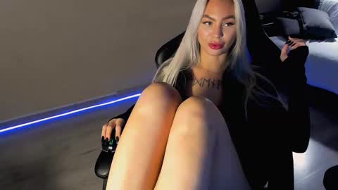 Eva online show from 11-04-25, 10:14