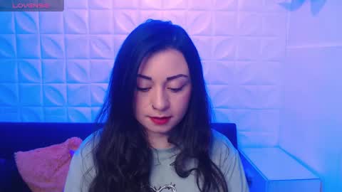 Snapshot of eva_rosell chatting on 09-18-25, 02:41 Eva online show from 09-18-25, 02:41