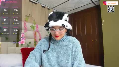 Eva  online show from 10-10-25, 12:04