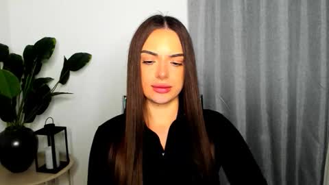 Snapshot of eva_rossee_ chatting on 01-17-26, 07:06 Eva online show from 01-17-26, 07:06