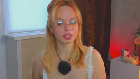 Snapshot of eva_sinn chatting on 06-28-26, 11:49 Hi there i am Eva and i wish create a nice community with you so join my Ticket Show for more pleasure online show from 06-28-26, 11:49