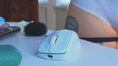 Snapshot of eva_sinn chatting on 06-29-26, 02:06 Hi there i am Eva and i wish create a nice community with you so join my Ticket Show for more pleasure online show from 06-29-26, 02:06
