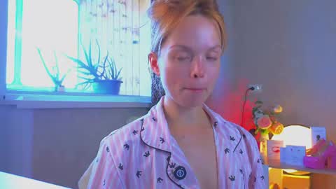 Snapshot of eva_sinn chatting on 07-08-26, 01:15 Hi there i am Eva and i wish create a nice community with you so join my Ticket Show for more pleasure online show from 07-08-26, 01:15