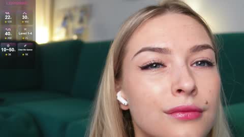 Snapshot of eva_vex chatting on 02-06-25, 09:53 Hello Im Eva online show from 02-06-25, 09:53