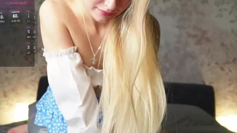 Snapshot of eva_vex chatting on 02-12-25, 10:14 Hello Im Eva online show from 02-12-25, 10:14