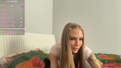 Snapshot of eva_vex chatting on 04-27-26, 05:05 Hello Im Eva online show from 04-27-26, 05:05