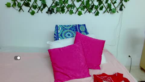 Eva   online show from 02-09-25, 07:09