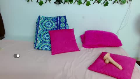 Eva   online show from 02-11-25, 10:28