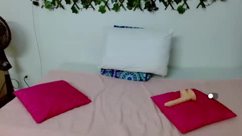 Eva   online show from 02-18-25, 10:47