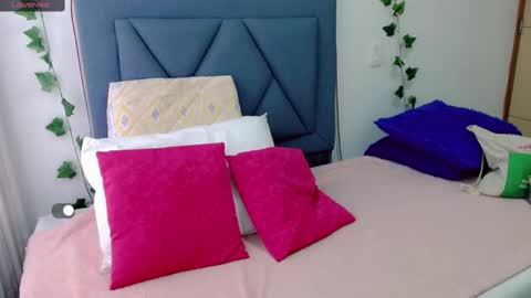 Eva   online show from 02-20-25, 06:24