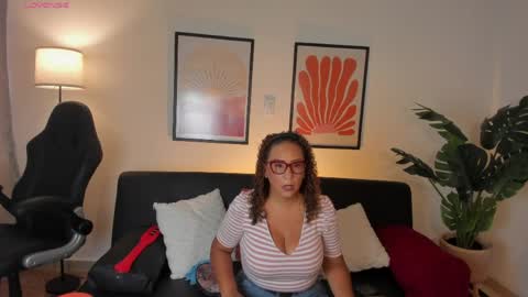 Snapshot of evaa_mills chatting on 05-11-26, 08:28 Eva online show from 05-11-26, 08:28