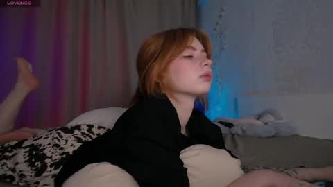 Snapshot of evaa_moonn_ chatting on 05-14-26, 05:31 Eva online show from 05-14-26, 05:31