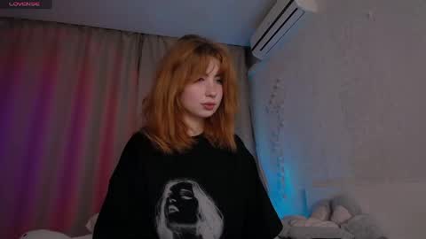 Snapshot of evaa_moonn_ chatting on 05-16-26, 01:32 Eva online show from 05-16-26, 01:32