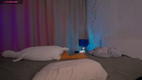 Snapshot of evaa_moonn_ chatting on 06-12-26, 12:37 Eva online show from 06-12-26, 12:37