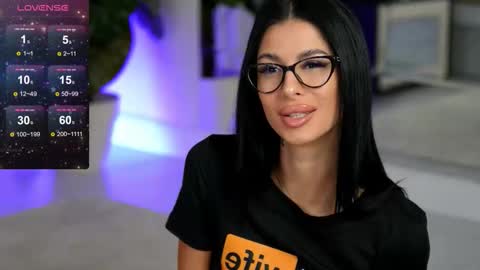 Snapshot of evaamanti chatting on 10-14-25, 04:46 Eva online show from 10-14-25, 04:46