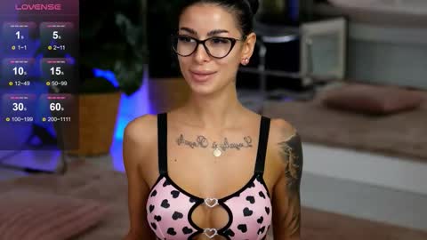 Snapshot of evaamanti chatting on 11-09-25, 06:55 Eva online show from 11-09-25, 06:55