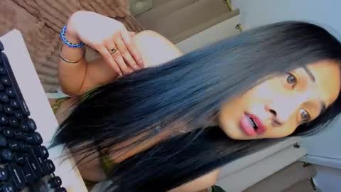 Snapshot of evaambrose chatting on 02-12-26, 07:36 Eva Ambrose online show from 02-12-26, 07:36