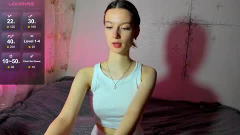 Snapshot of evablssm chatting on 12-17-25, 04:24 Hi Im Eva - welcome to my room online show from 12-17-25, 04:24