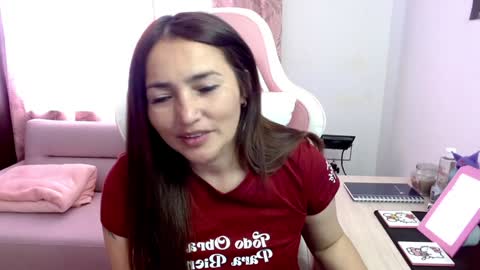 Snapshot of evagrays chatting on 02-06-25, 07:07 Eva online show from 02-06-25, 07:07