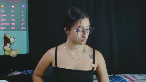 Snapshot of evah_lee chatting on 10-05-25, 03:16 Evah Lee online show from 10-05-25, 03:16