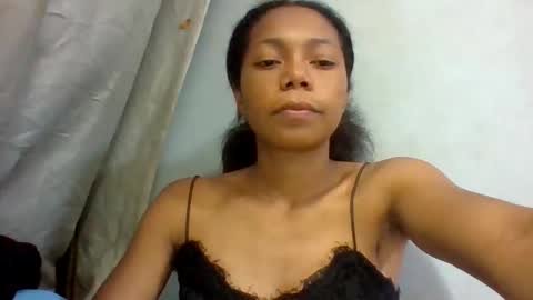 Snapshot of evahaldy chatting on 05-17-26, 05:31 evahaldy online show from 05-17-26, 05:31