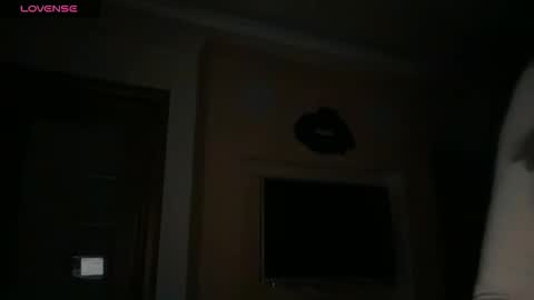 EvaHazard online show from 11-01-25, 01:57