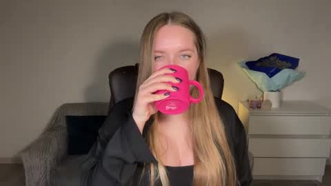 Eva online show from 04-18-26, 07:18