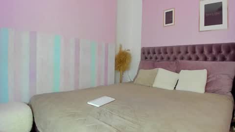 Eva online show from 10-06-25, 03:15