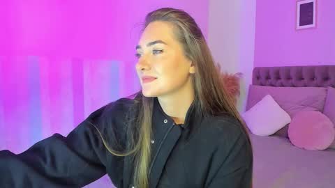 Snapshot of evalaniss chatting on 05-18-26, 03:24 Eva online show from 05-18-26, 03:24