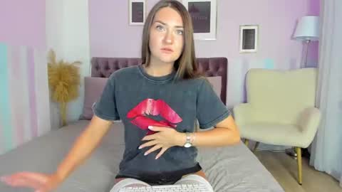 Snapshot of evalaniss chatting on 06-15-26, 03:42 Eva online show from 06-15-26, 03:42